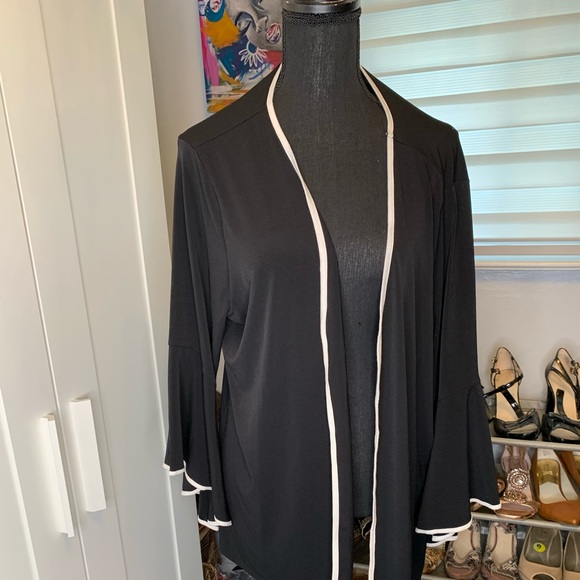 Black duster. - Picture 1 of 2